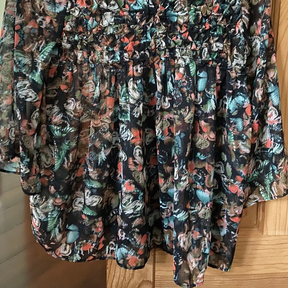 Thin blouse / top